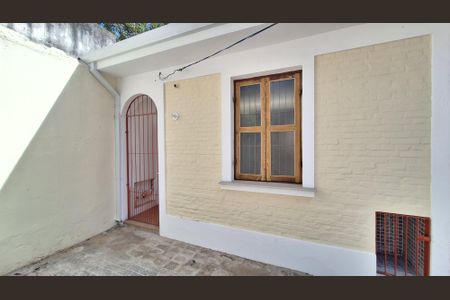 Casa à venda com 65m², 2 quartos e 1 vaga Casa à venda com 65m², 2 quartos e 1 vagaFachada