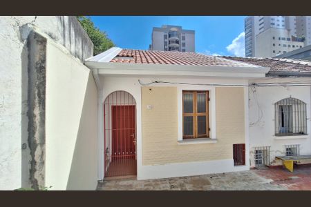 Casa à venda com 65m², 2 quartos e 1 vaga Casa à venda com 65m², 2 quartos e 1 vagaFachada