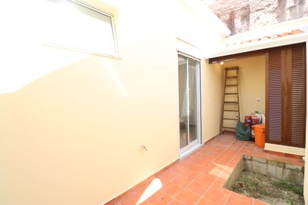 Casa à venda com 65m², 2 quartos e 1 vagaQuintal