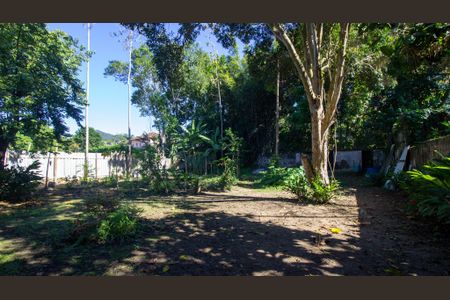 Casa à venda com 2100m², 5 quartos e 2 vagasQuintal