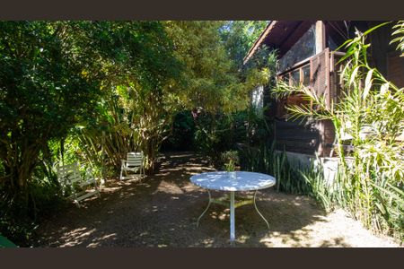 Casa à venda com 2100m², 5 quartos e 2 vagasQuintal