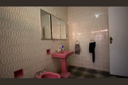 Casa à venda com 2100m², 5 quartos e 2 vagas    Casa 2 Banheiro