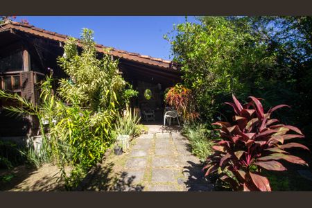 Casa à venda com 2100m², 5 quartos e 2 vagasQuintal