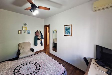 Casa à venda com 300m², 4 quartos e 3 vagasSuíte