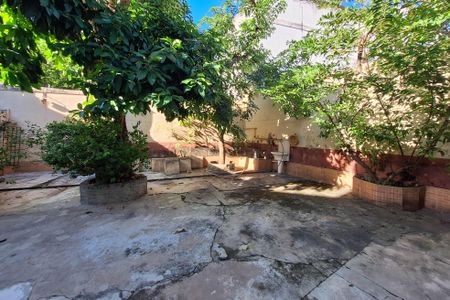 Casa à venda com 300m², 4 quartos e 3 vagasQuintal