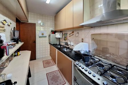 Casa à venda com 300m², 4 quartos e 3 vagasCozinha