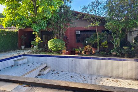 Casa à venda com 300m², 4 quartos e 3 vagasQuintal