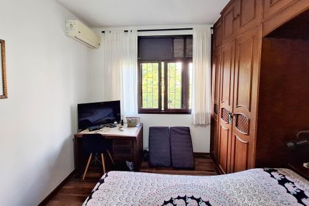 Casa à venda com 300m², 4 quartos e 3 vagasSuíte