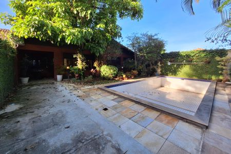 Casa à venda com 300m², 4 quartos e 3 vagasQuintal