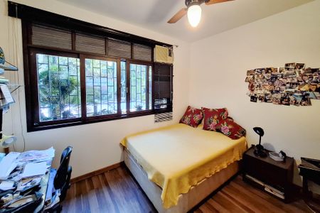 Casa à venda com 300m², 4 quartos e 3 vagasQuarto 2