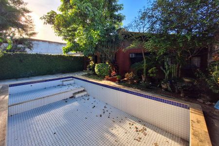 Casa à venda com 300m², 4 quartos e 3 vagasQuintal