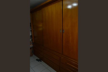 Casa de condomínio à venda com 490m², 4 quartos e 2 vagas Casa de condomínio à venda com 490m², 4 quartos e 2 vagasCloset da Suíte