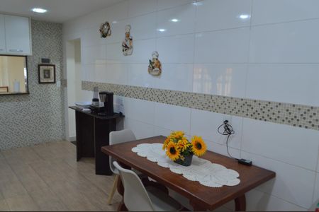 Casa de condomínio à venda com 490m², 4 quartos e 2 vagas Casa de condomínio à venda com 490m², 4 quartos e 2 vagasCozinha