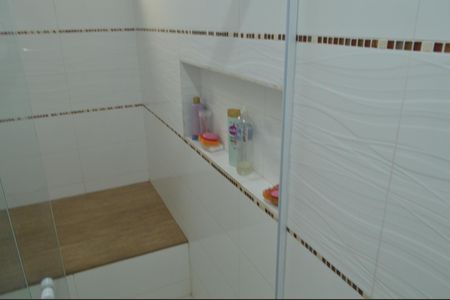 Casa de condomínio à venda com 490m², 4 quartos e 2 vagas Casa de condomínio à venda com 490m², 4 quartos e 2 vagasBanheiro