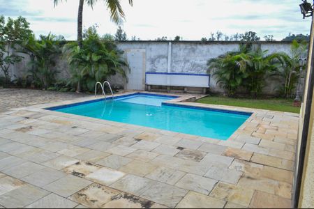 Casa de condomínio à venda com 490m², 4 quartos e 2 vagas Casa de condomínio à venda com 490m², 4 quartos e 2 vagasPiscina