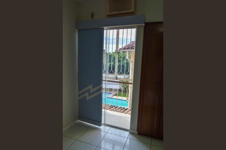 Casa de condomínio à venda com 490m², 4 quartos e 2 vagas Casa de condomínio à venda com 490m², 4 quartos e 2 vagasQuarto 2