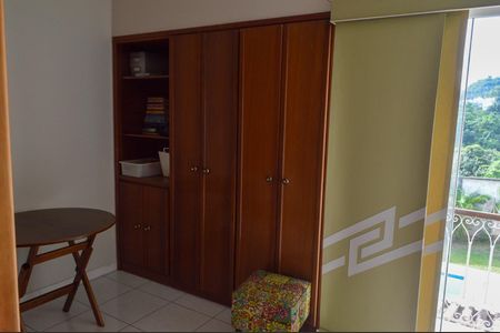 Casa de condomínio à venda com 490m², 4 quartos e 2 vagas Casa de condomínio à venda com 490m², 4 quartos e 2 vagasQuarto 3