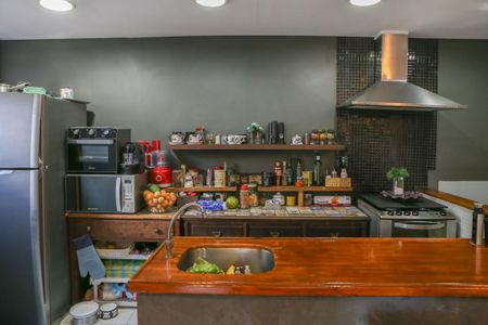 Casa à venda com 160m², 3 quartos e 2 vagas Casa à venda com 160m², 3 quartos e 2 vagasCozinha