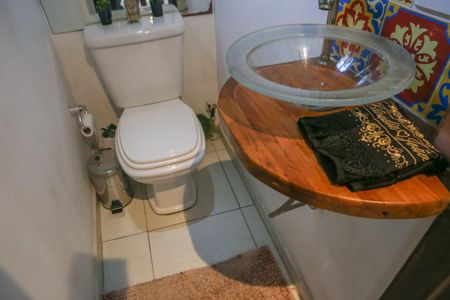 Casa à venda com 160m², 3 quartos e 2 vagas Casa à venda com 160m², 3 quartos e 2 vagasLavabo