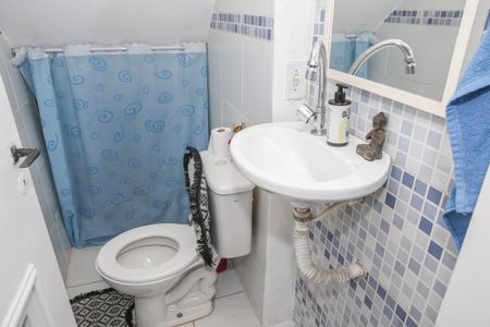 Casa à venda com 160m², 3 quartos e 2 vagas Casa à venda com 160m², 3 quartos e 2 vagasBanheiro de serviço