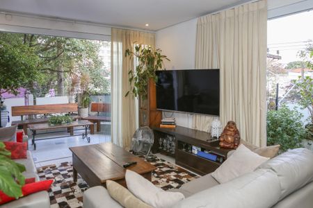 Casa à venda com 160m², 3 quartos e 2 vagas Casa à venda com 160m², 3 quartos e 2 vagasSala