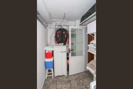 Casa à venda com 160m², 3 quartos e 2 vagas Casa à venda com 160m², 3 quartos e 2 vagasÁrea de Serviço