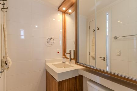 Apartamento à venda com 71m², 3 quartos e 2 vagas Apartamento à venda com 71m², 3 quartos e 2 vagasBanheiro da Suíte