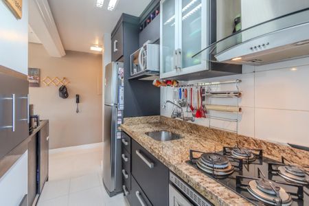 Apartamento à venda com 71m², 3 quartos e 2 vagas Apartamento à venda com 71m², 3 quartos e 2 vagasCozinha e Área de Serviço