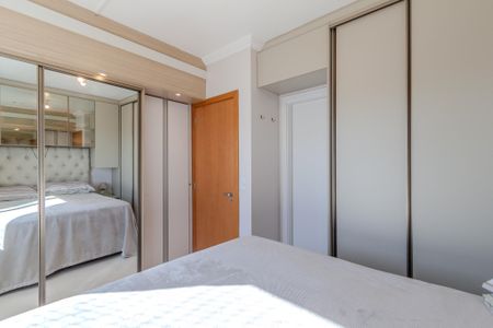 Apartamento à venda com 71m², 3 quartos e 2 vagas Apartamento à venda com 71m², 3 quartos e 2 vagasSuíte