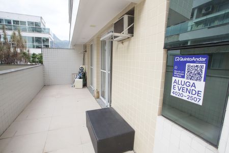 Apartamento à venda com 160m², 3 quartos e 2 vagas Apartamento à venda com 160m², 3 quartos e 2 vagasPlaquinha