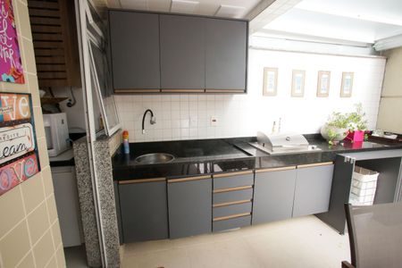 Apartamento à venda com 160m², 3 quartos e 2 vagas Apartamento à venda com 160m², 3 quartos e 2 vagasÁrea de Serviço