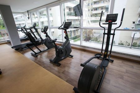 Apartamento à venda com 160m², 3 quartos e 2 vagas Apartamento à venda com 160m², 3 quartos e 2 vagasÁrea comum - Academia