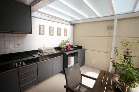 Apartamento à venda com 160m², 3 quartos e 2 vagas Apartamento à venda com 160m², 3 quartos e 2 vagasÁrea de Serviço