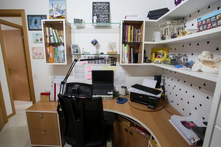 Apartamento à venda com 160m², 3 quartos e 2 vagas Apartamento à venda com 160m², 3 quartos e 2 vagasQuarto 1