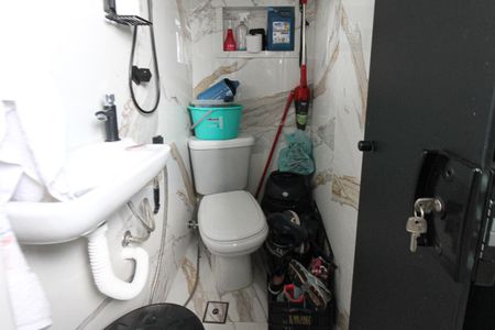 Apartamento à venda com 64m², 2 quartos e 2 vagas Apartamento à venda com 64m², 2 quartos e 2 vagasBanheiro de Serviço
