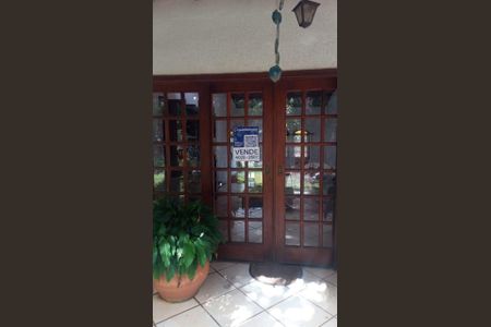 Casa de condomínio à venda com 250m², 4 quartos e 2 vagas Casa de condomínio à venda com 250m², 4 quartos e 2 vagasPlaca