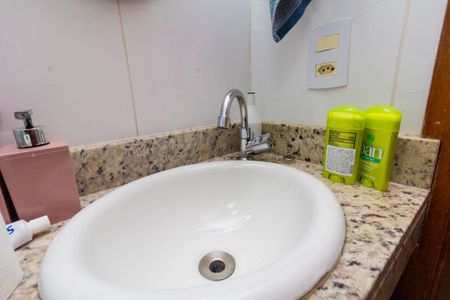 Casa de condomínio à venda com 110m², 3 quartos e 1 vaga Casa de condomínio à venda com 110m², 3 quartos e 1 vagaBanheiro da Suíte