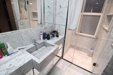 Apartamento à venda com 235m², 2 quartos e 4 vagasBanheiro Social