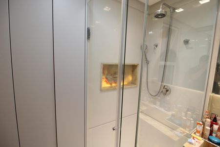 Apartamento à venda com 235m², 2 quartos e 4 vagasQuarto 1 - Banheiro