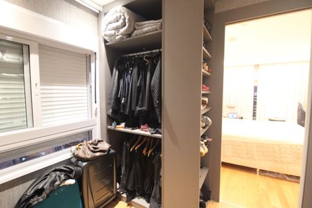 Apartamento à venda com 235m², 2 quartos e 4 vagasQuarto 2 - Closet