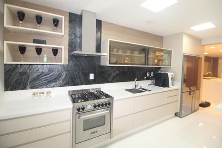 Apartamento à venda com 235m², 2 quartos e 4 vagasCozinha