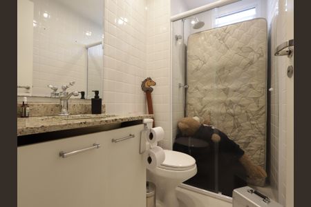 Apartamento à venda com 138m², 3 quartos e 2 vagasBanheiro da Suíte 2