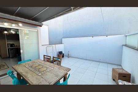 Apartamento à venda com 99m², 2 quartos e 1 vaga Apartamento à venda com 99m², 2 quartos e 1 vagaCobertura