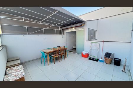 Apartamento à venda com 99m², 2 quartos e 1 vaga Apartamento à venda com 99m², 2 quartos e 1 vagaCobertura