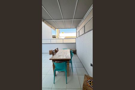 Apartamento à venda com 99m², 2 quartos e 1 vaga Apartamento à venda com 99m², 2 quartos e 1 vagaCobertura