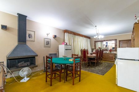 Casa à venda com 500m², 3 quartos e 2 vagas Casa à venda com 500m², 3 quartos e 2 vagasSala de Jantar