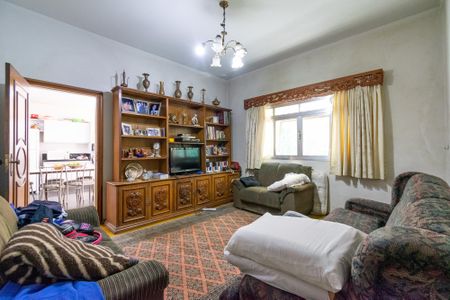 Casa à venda com 500m², 3 quartos e 2 vagas Casa à venda com 500m², 3 quartos e 2 vagasSala de TV