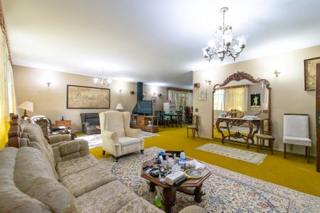 Casa à venda com 500m², 3 quartos e 2 vagas Casa à venda com 500m², 3 quartos e 2 vagasSala