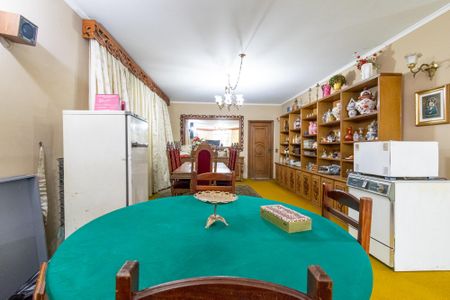 Casa à venda com 500m², 3 quartos e 2 vagas Casa à venda com 500m², 3 quartos e 2 vagasSala de Jantar