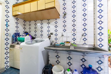 Casa à venda com 500m², 3 quartos e 2 vagas Casa à venda com 500m², 3 quartos e 2 vagasÁrea de Serviço